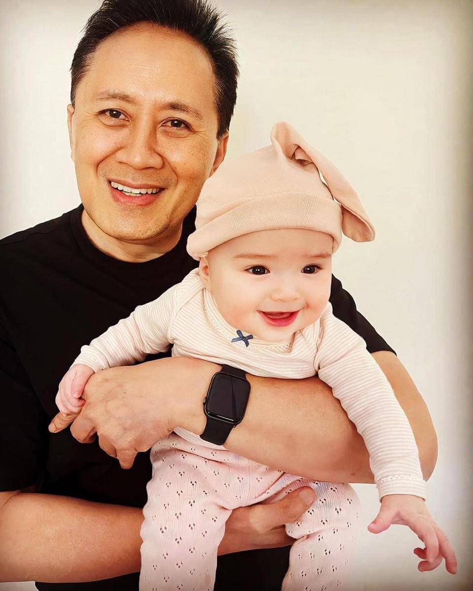 Instagram.com/triawanmunaf